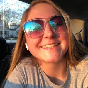 Meet your Posher, Madison